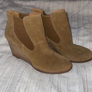 NWOT Lucky Brand Wedge Suede Ankle Bootie